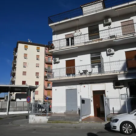 Metro Apartamento